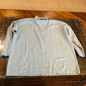 Alice + Olivia  classics keyhole Mock turtle neck